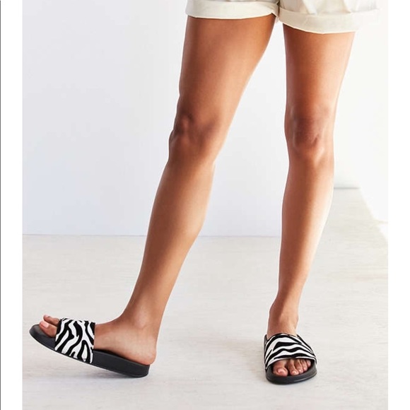 Zebra print poolside slides - Picture 5 of 5