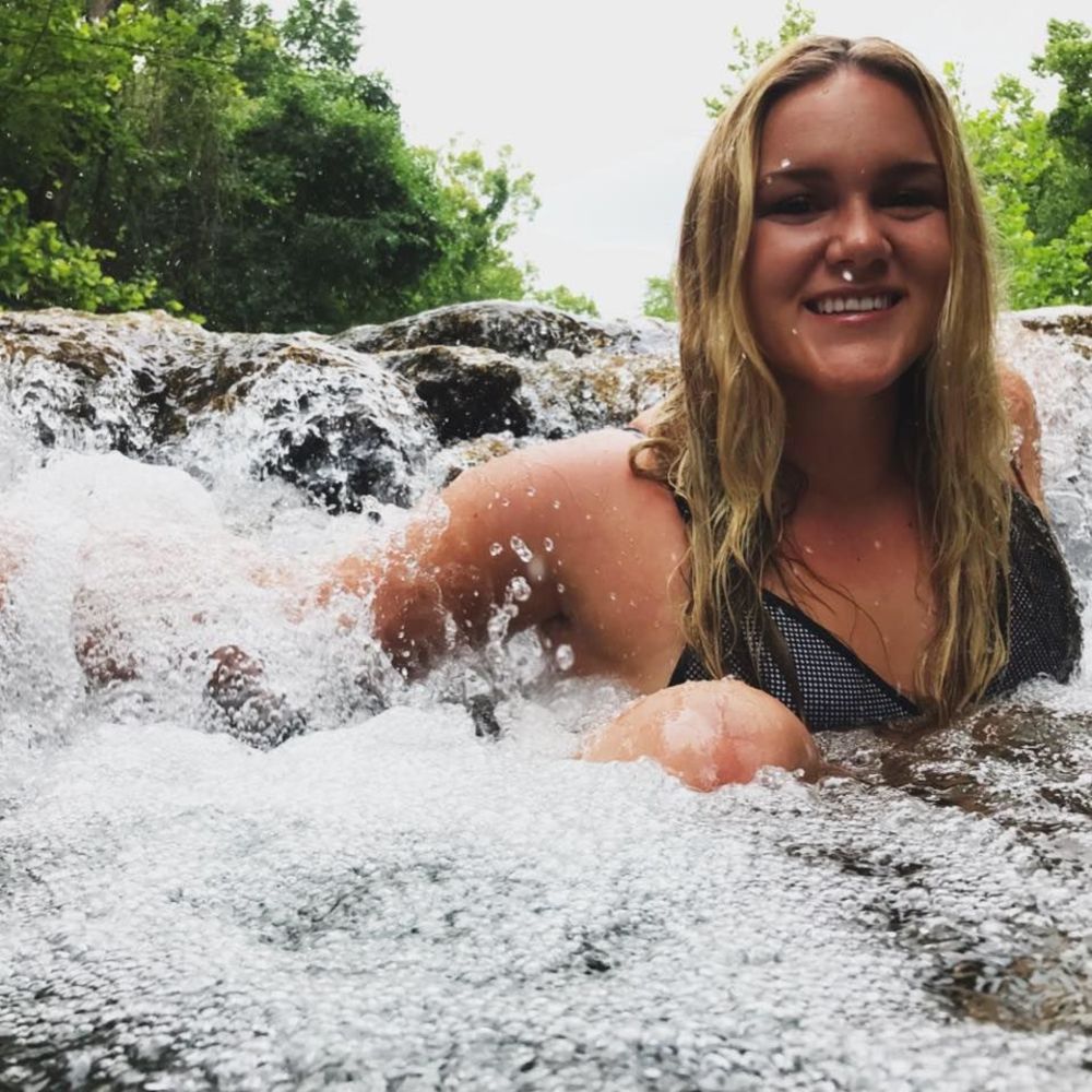 Meet your Posher, Elizabeth