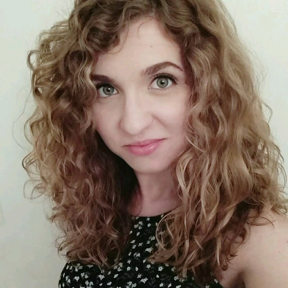 Meet your Posher, Jessica - Picture 1 of 1