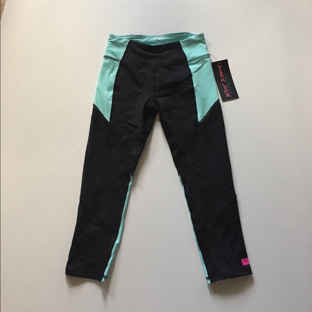 NWT Betsey Johnson Performance Capri Leggings