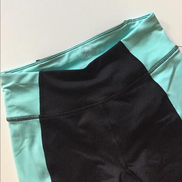 NWT Betsey Johnson Performance Capri Leggings - Picture 2 of 8