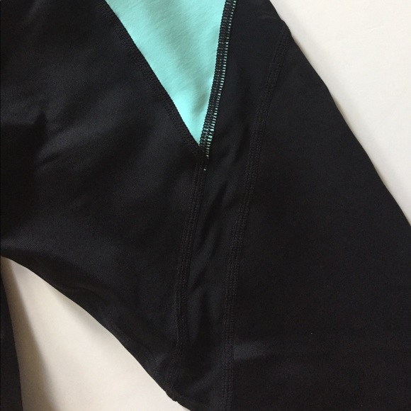 NWT Betsey Johnson Performance Capri Leggings - Picture 4 of 8