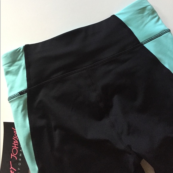 NWT Betsey Johnson Performance Capri Leggings - Picture 6 of 8
