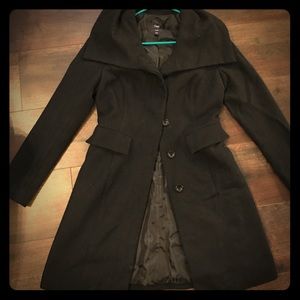 Classic Winter Coat with wide neck collar