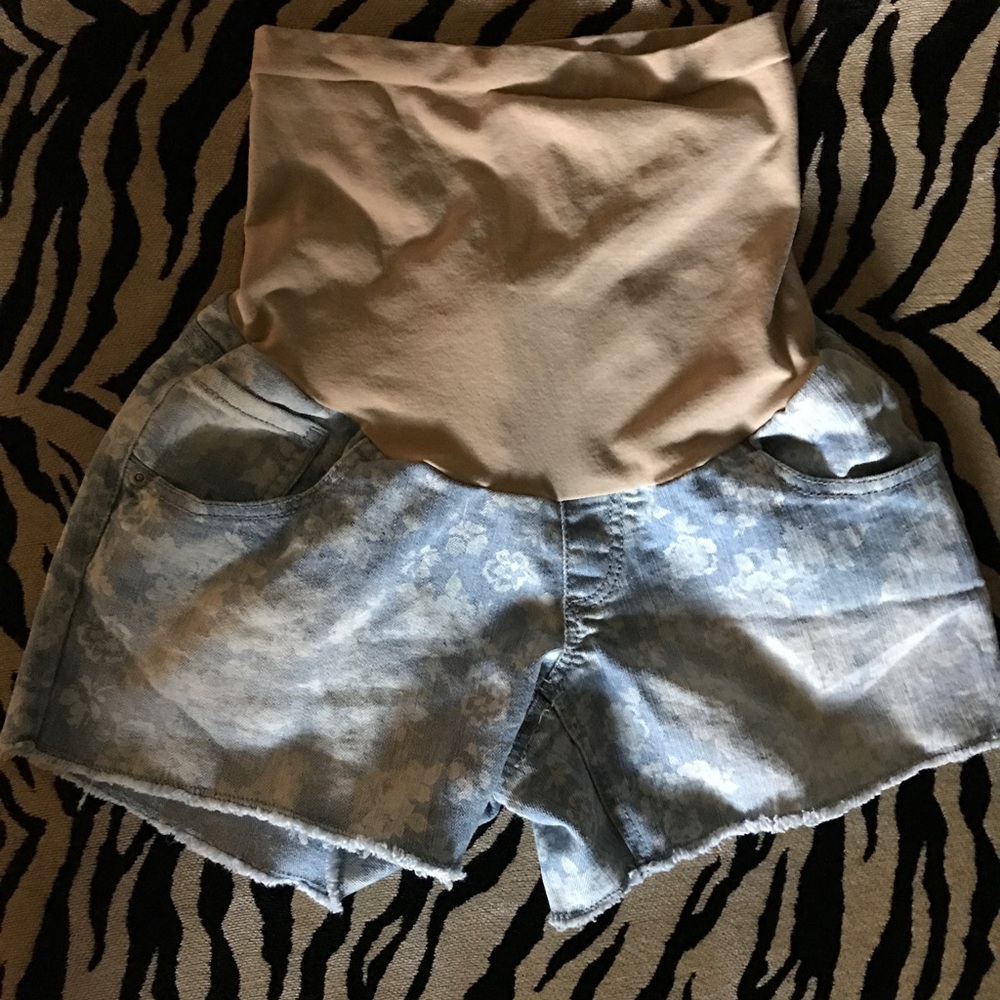 Secret Fit maternity shorts