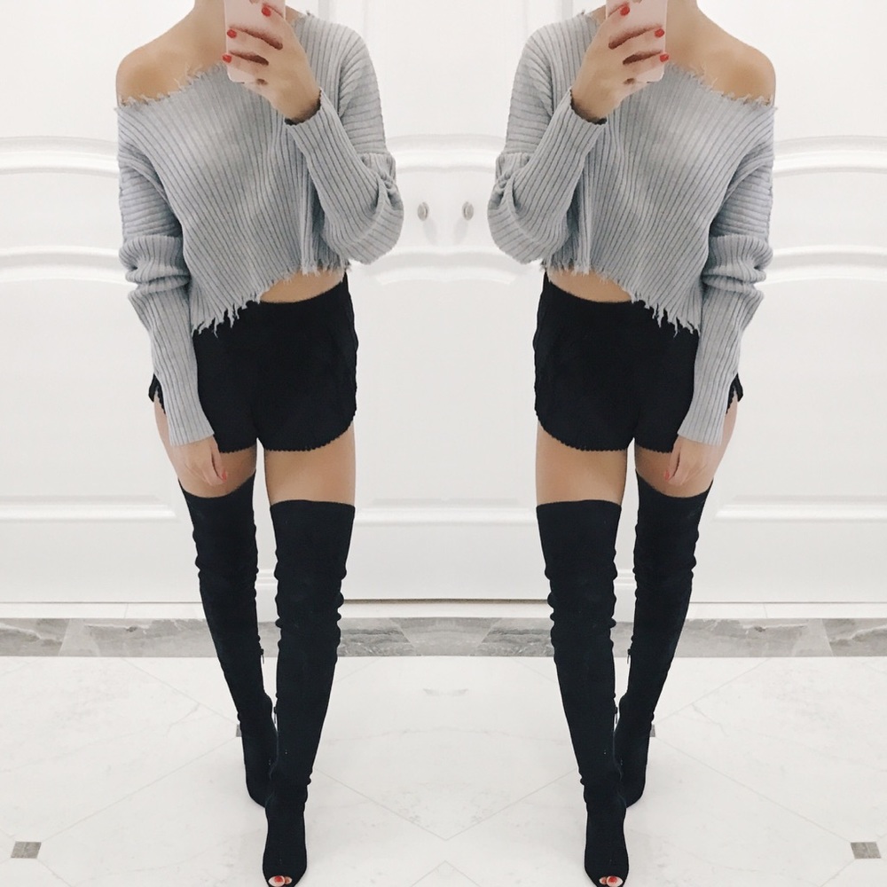 ❗️ONE left ❗️Tara Cropped Distressed Sweater - Picture 5 of 8