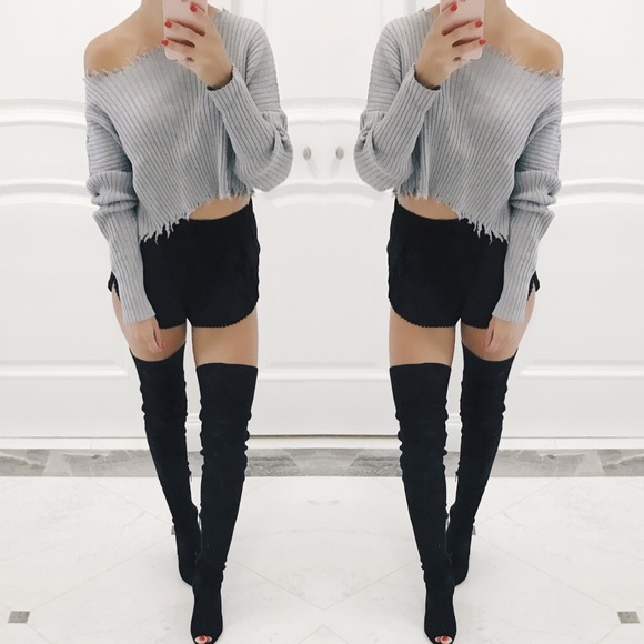 ❗️ONE left ❗️Tara Cropped Distressed Sweater - Picture 5 of 8