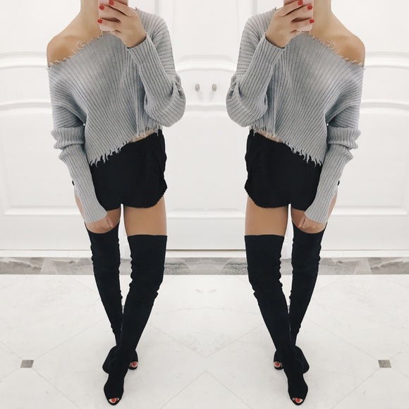 ❗️ONE left ❗️Tara Cropped Distressed Sweater - Picture 7 of 8