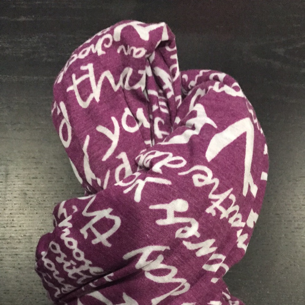 Lululemon OM manifesto scarf