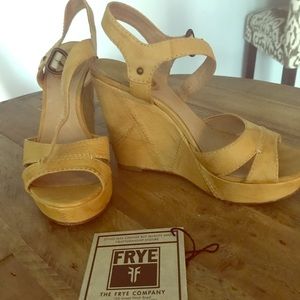 Frye wedges