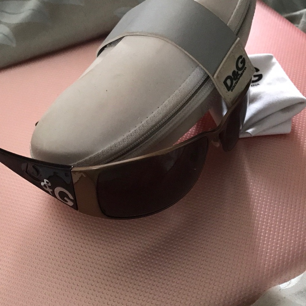 D&G SUNGLASSES