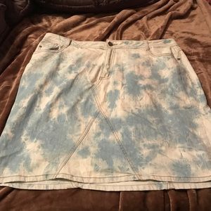 Super cute and comfy jean skirt!