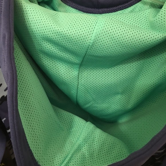 NWT Nike thermal Girls hoodie size dri-fit size L - Picture 4 of 4