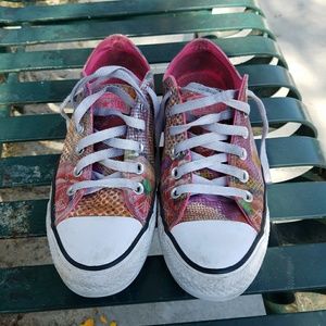Pink-flowers Converse