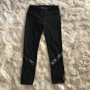 NWOT Reebok size xs yoga leggings