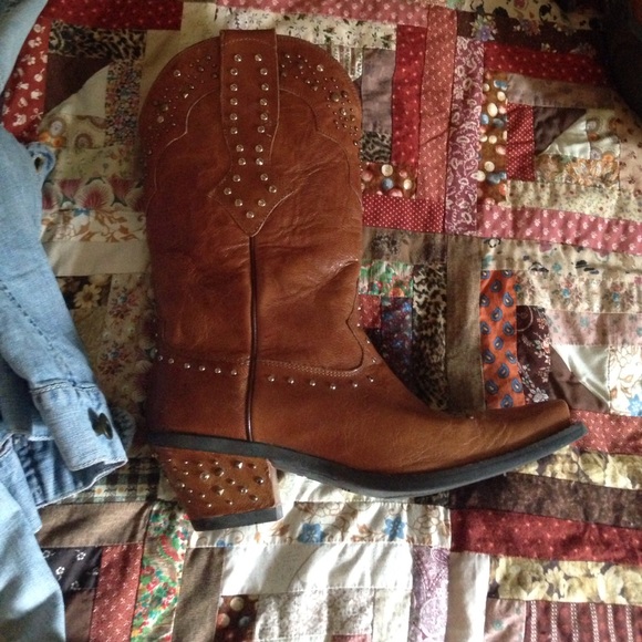 SOLD Ariat Rhinestone Boot - Picture 3 of 4