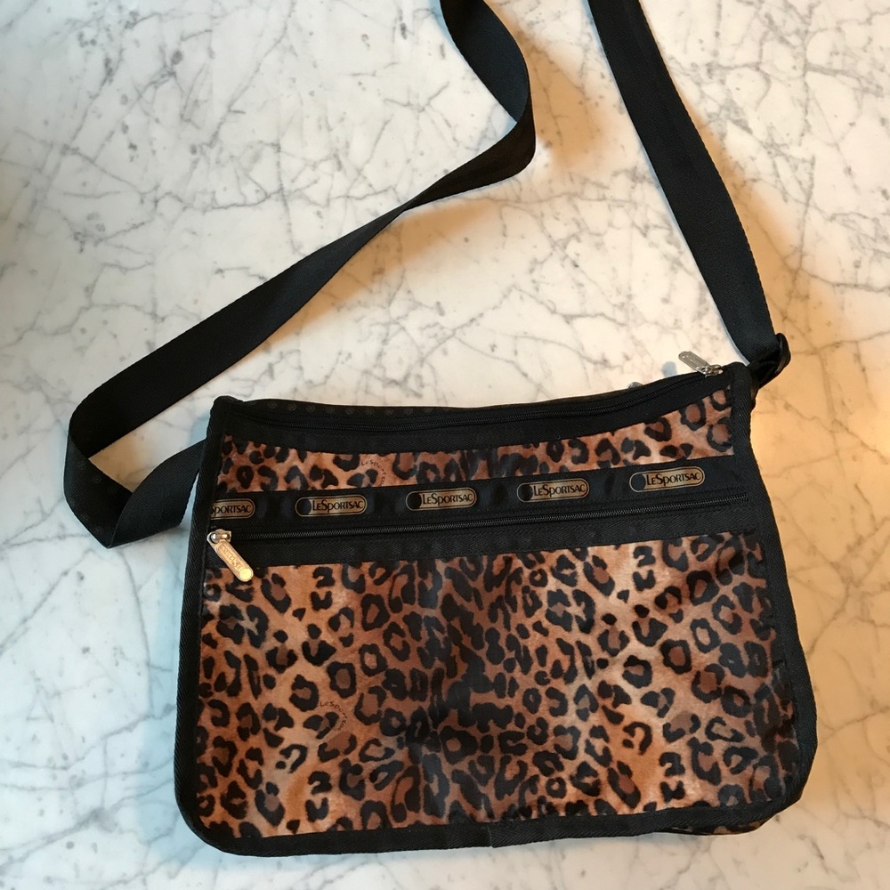 EUC Cheetah Print Le Sportsac