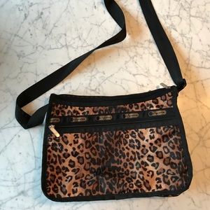 EUC Cheetah Print Le Sportsac