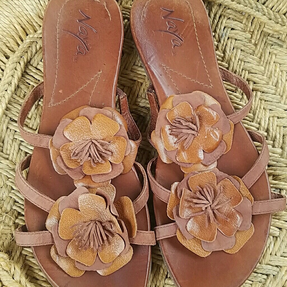 EUC Naya Sandals