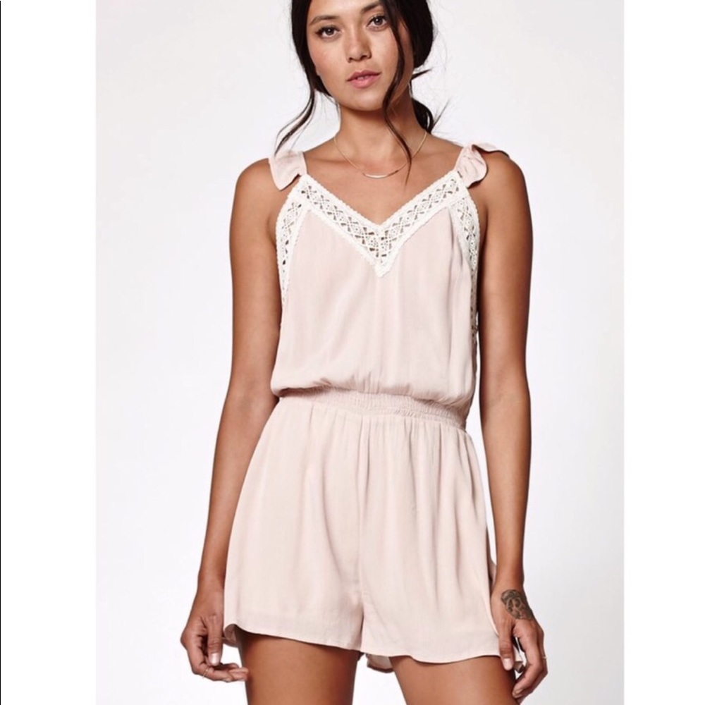 NWOT KENDALL&KYLIE romper