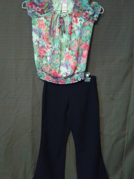 Shirt and pant outfit - Picture 1 of 5