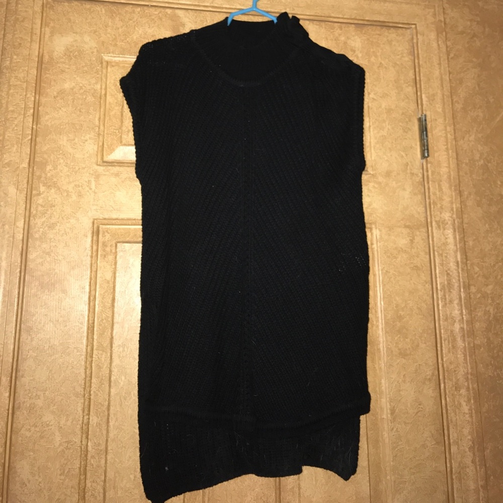 Jessica Simpson sweater