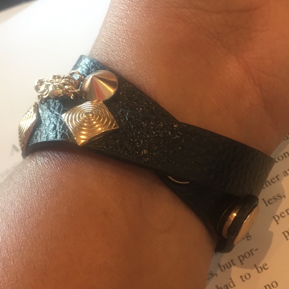 New Leather Bracelet With Gild Tone Hardward - Picture 4 of 7