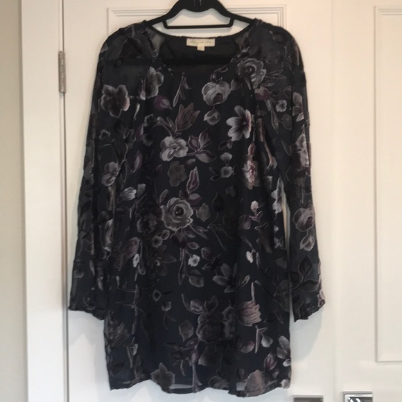 Staring At Stars Dresses & Skirts - HP Twice!  Belled Sleeve Floral Velvet Dress!