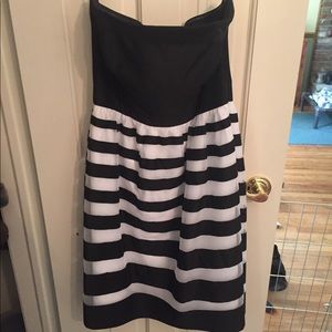 Black/white stripped strapless dress