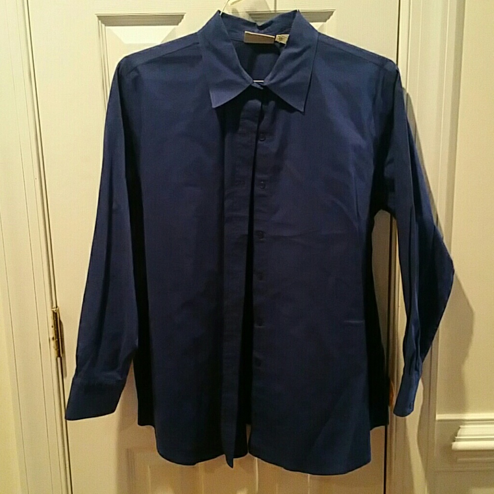 Maternity shirts (3)