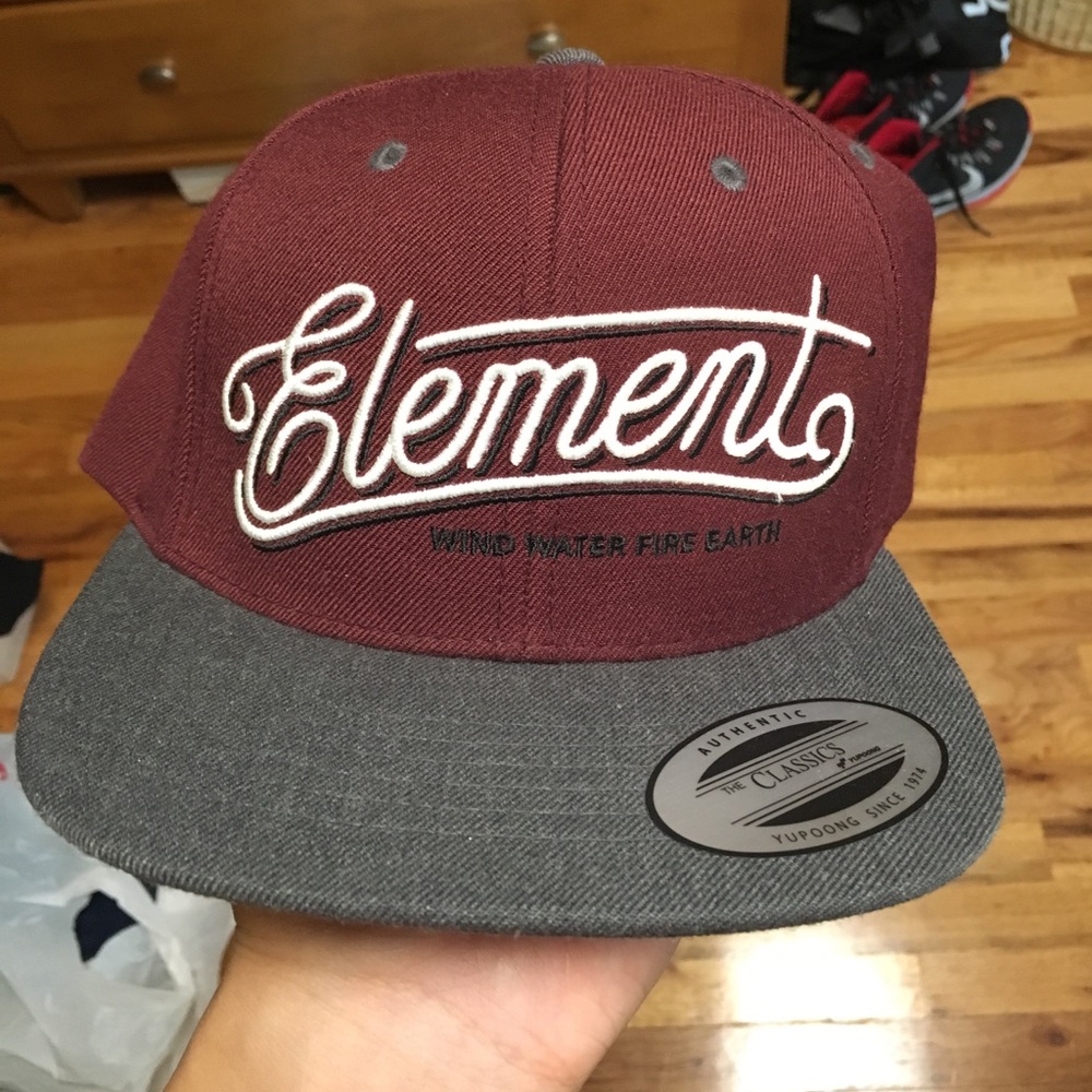 ❌❌❌SOLD❌❌❌ Element SnapBack