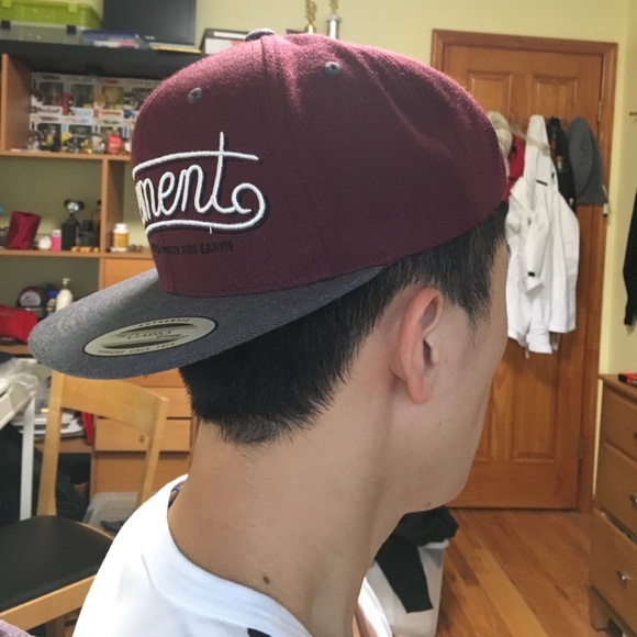 ❌❌❌SOLD❌❌❌ Element SnapBack - Picture 3 of 4