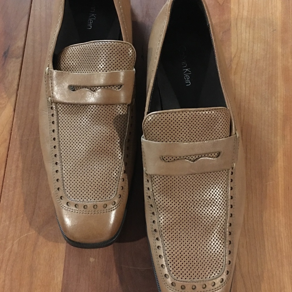 Men's dress shoes