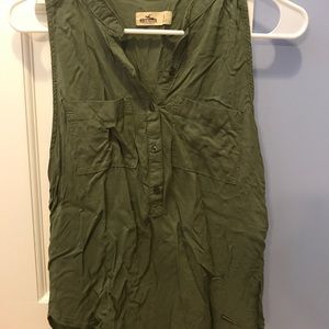 Button up sleeveless top(wrinkled in picture)