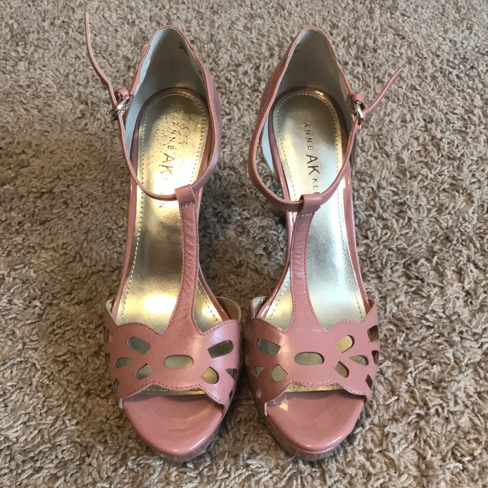 AK Anne Klein pink open toed heels size 8.5