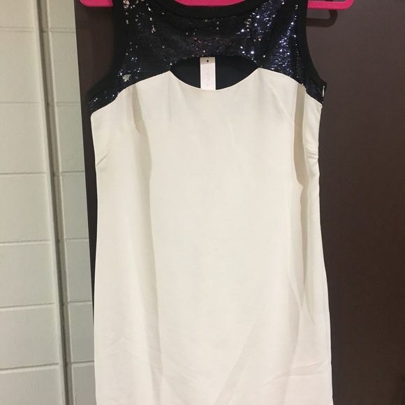 Trina Turk dress new with tags - Picture 4 of 4