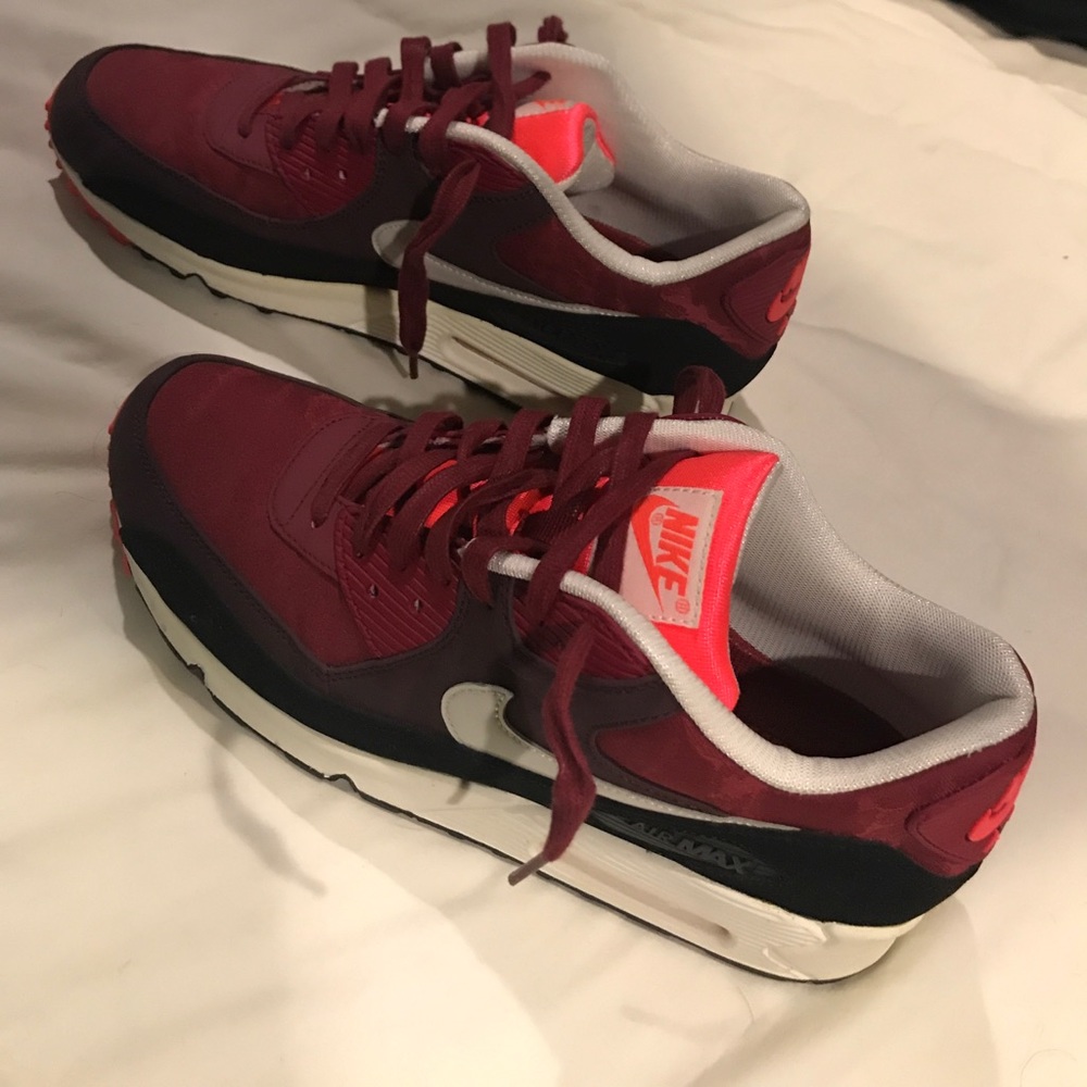 Rare Nike Air Max - Burgundy Camo black/orange.10