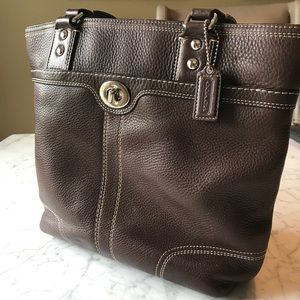 EUC Classic Brown Coach Shoulderbag