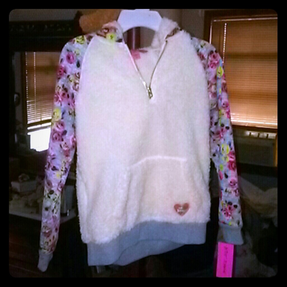 ✨Betsey Johnson Sweatshirt✨