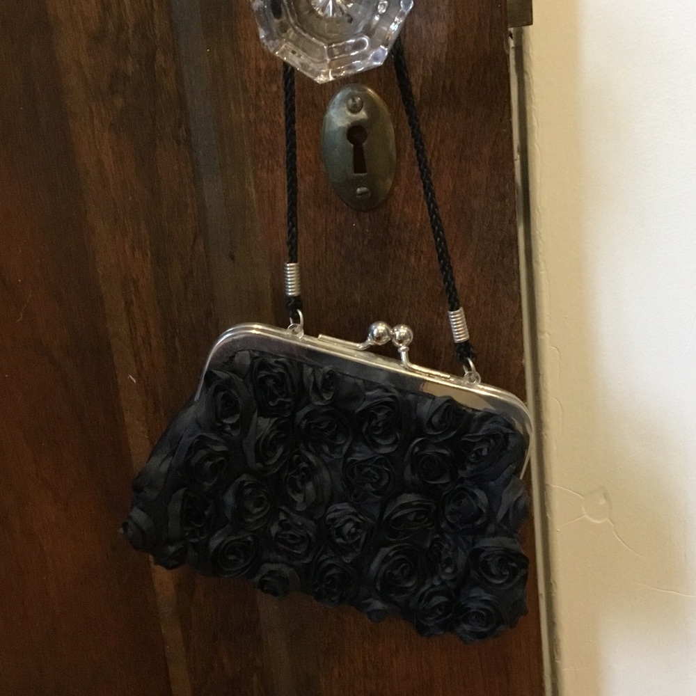 Small Blk Evening Bag Roses