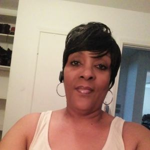 Meet your Posher, Adrienne