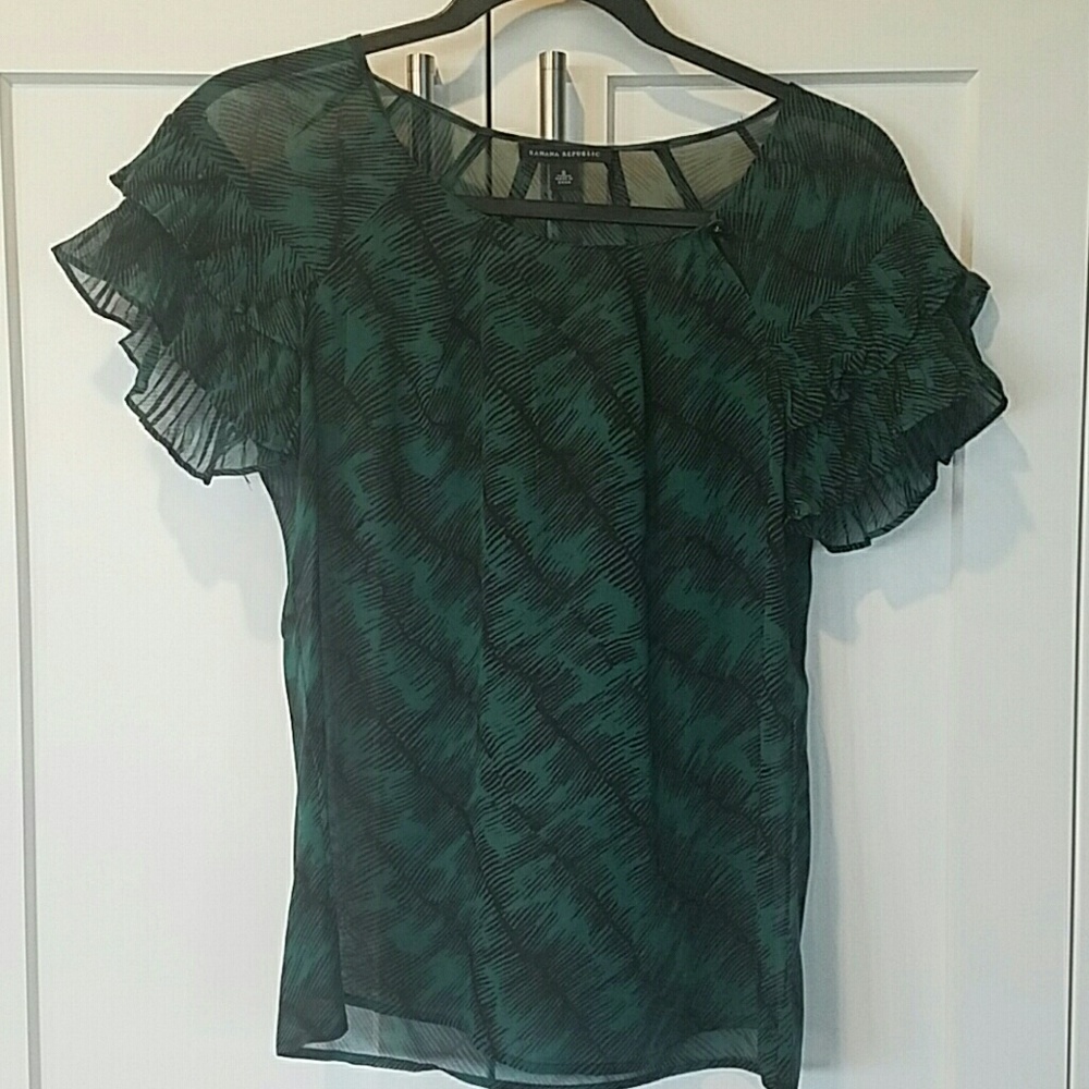 Banana Republic animal print short sleeve blouse