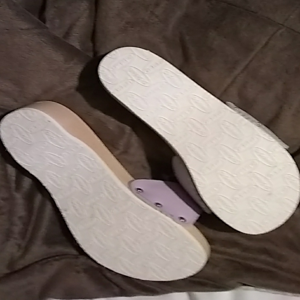 Clogs - Picture 2 of 2