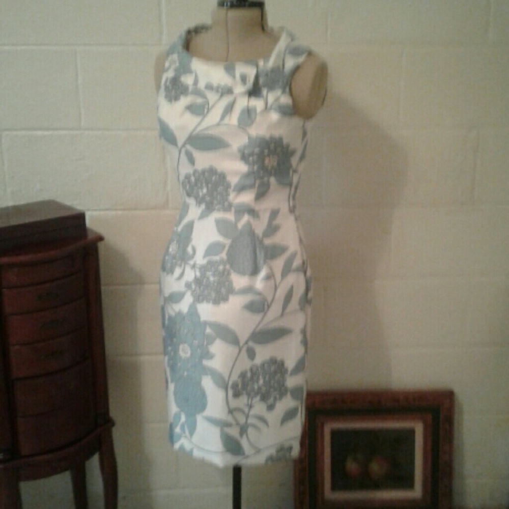 R&K Sz 9 Fitted Dress Great Collar, Great Style