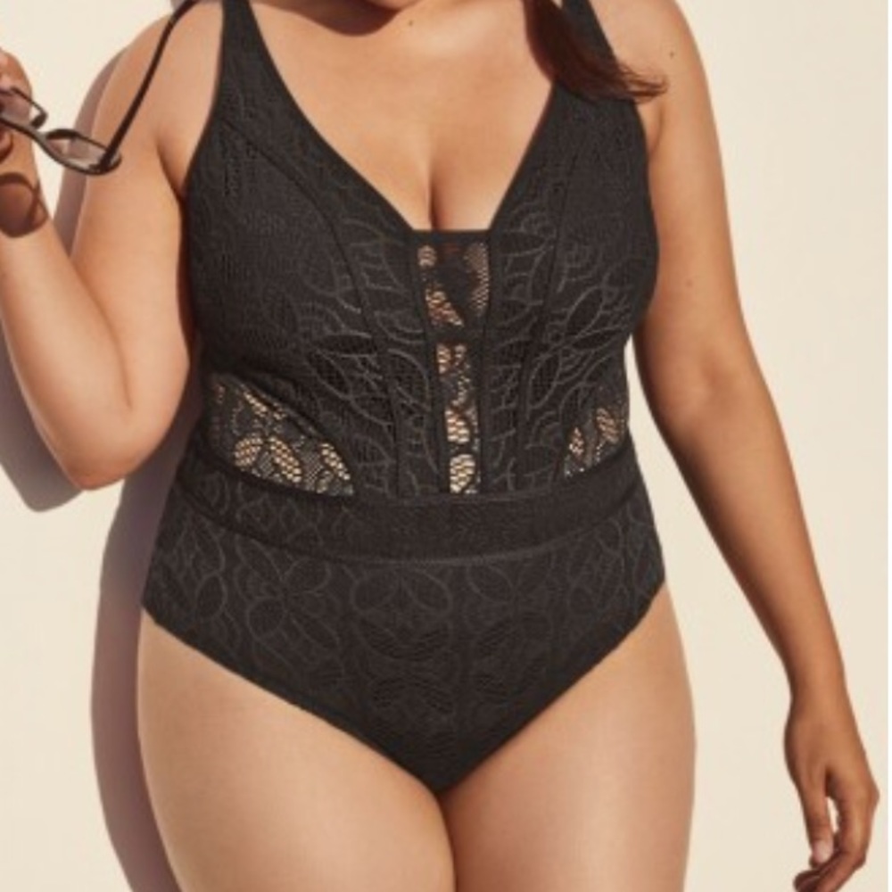 NWOT Becca crochet one piece swimsuit 1X 16-18