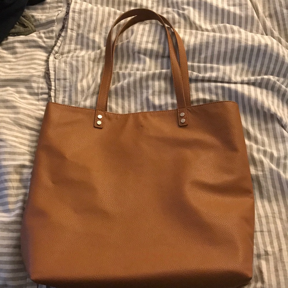 Large tan thirty-one purse😍