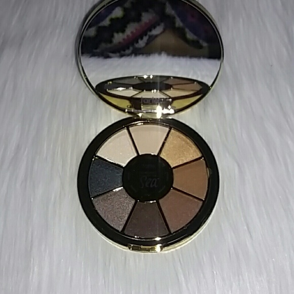 Tarte RainForest of the Sea palette - Picture 1 of 4