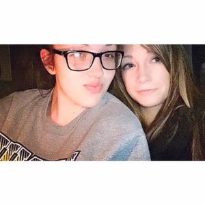 Meet your Posher, Caitlin