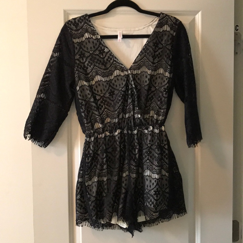 EUC Black/Cream Romper with 3/4 length sleeves