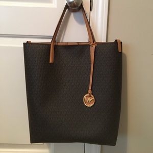 Michael Kors Hayley Logo Tote